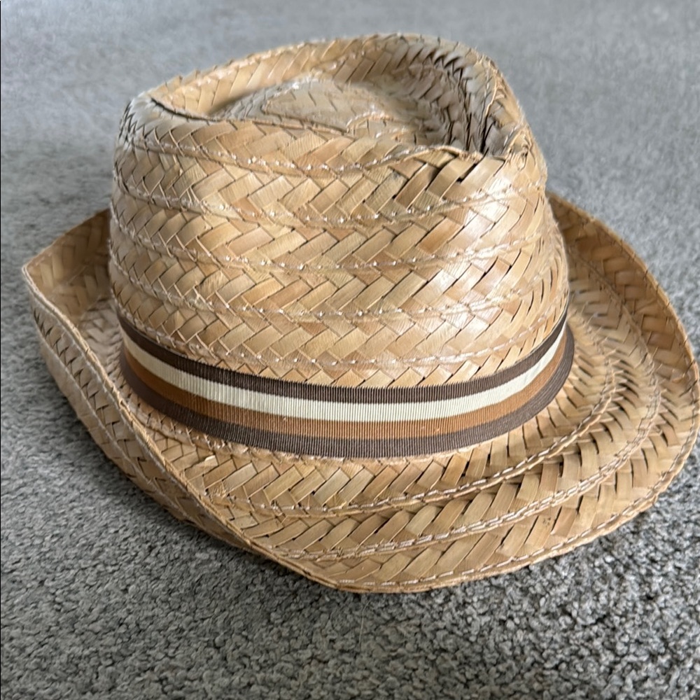 Stylish Straw Fedora Hat with Brown Band